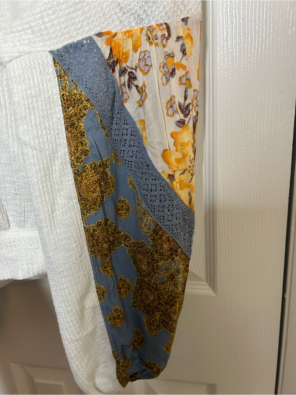 Free People Cream Pullover with Blue and Mustard Floral Patchwork Sleeves Boho - Picture 12 of 12